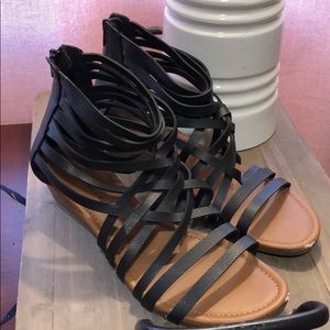 American eagle sandals
